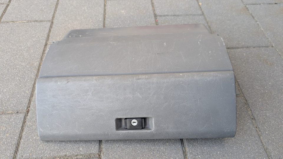 Handschuhfach – Bild 1